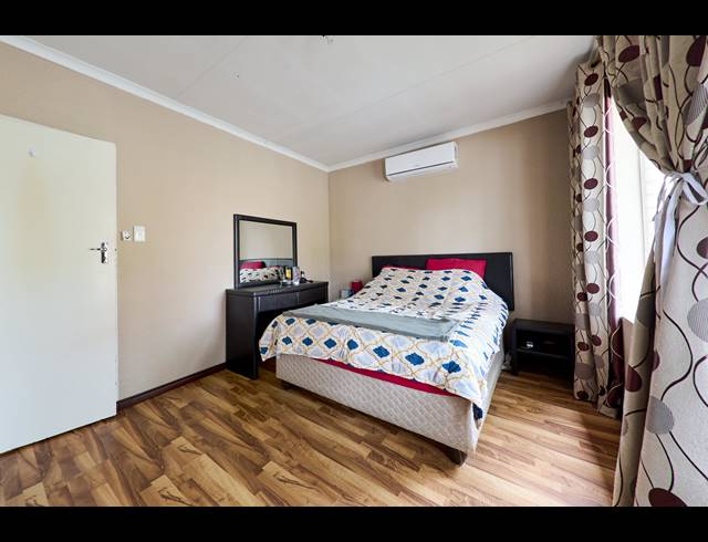 2 BEDROOM DUPLEX FOR SALE IN HALFWAY GARDENS